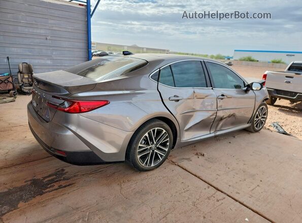 4T1DAACKXSU543803 2025 TOYOTA CAMRY Silver Trasero derecho