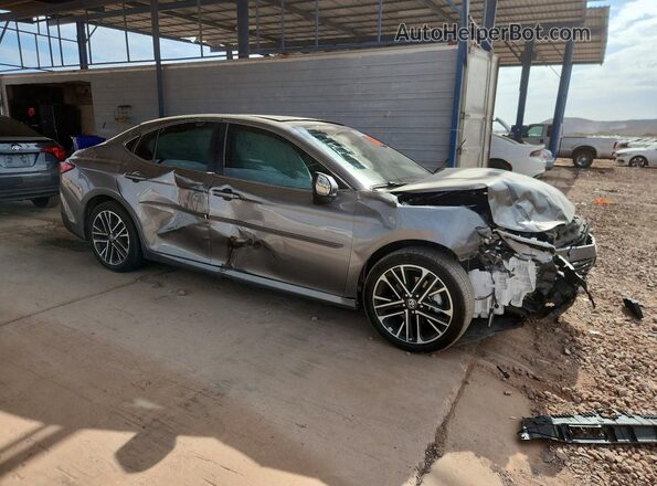 4T1DAACKXSU543803 2025 TOYOTA CAMRY Silver Delantero derecho