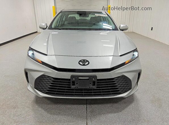 4T1DBADK0TU037099 2026 TOYOTA CAMRY Silver Դիմացի տեսք