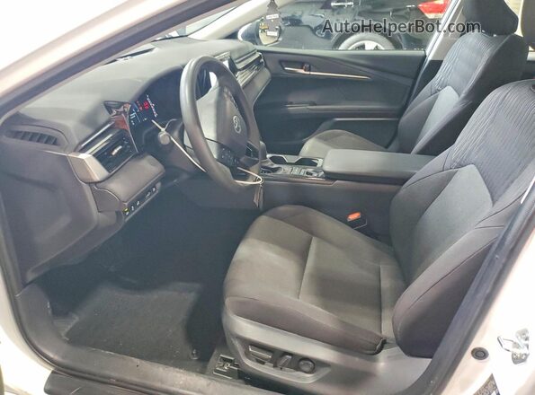 4T1DBADK3SU534629 2025 TOYOTA CAMRY White Front interior view