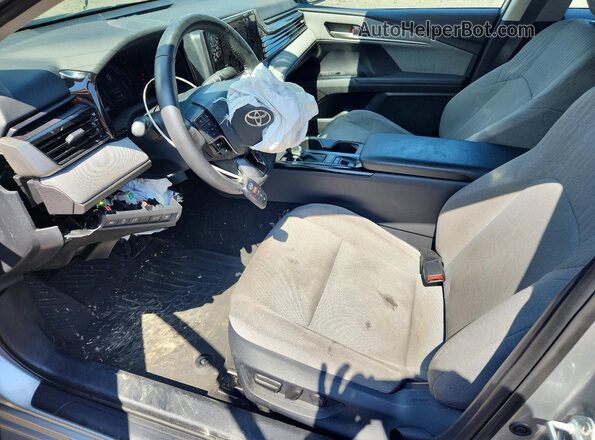 4T1DBADK9SU006349 2025 TOYOTA CAMRY Silver წინა სალონის ხედი