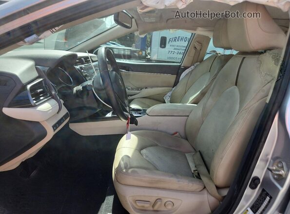 4T1F11AK4LU306057 2020 TOYOTA CAMRY Silver Սալոնի դիմացի տեսք