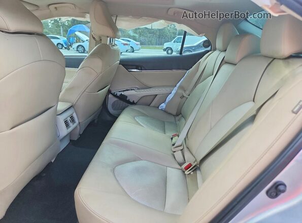 4T1F11AK4LU306057 2020 TOYOTA CAMRY Silver Հետևի նստատեղերի տեսք