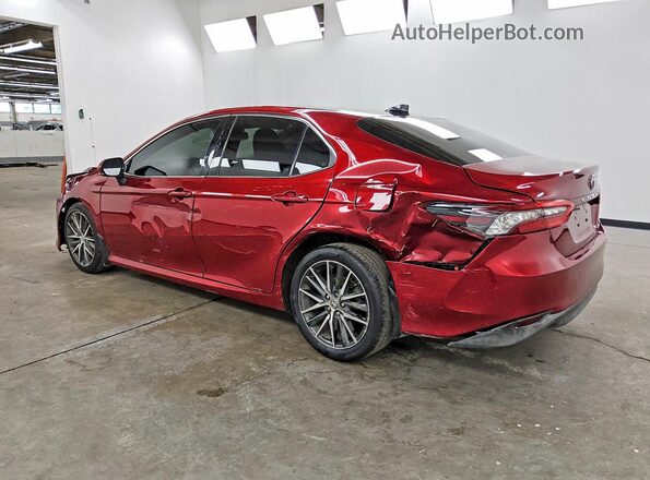 4T1F11BK2NU070400 2022 TOYOTA CAMRY Red Tył lewy