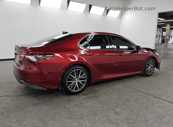4T1F11BK2NU070400 2022 TOYOTA CAMRY Red 