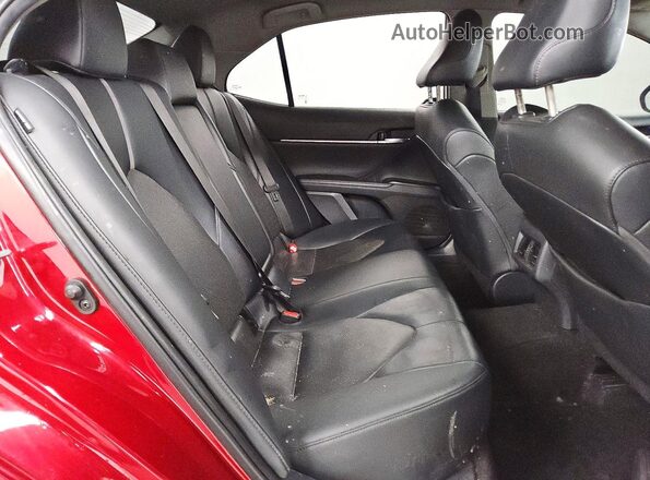 4T1F11BK2NU070400 2022 TOYOTA CAMRY Red Widok tylnych siedzeń