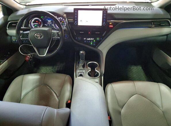 4T1F31AK1MU021053 2021 TOYOTA CAMRY Gray Widok deski rozdzielczej
