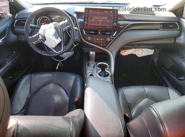 4T1F31AKXMU557385 2021 TOYOTA CAMRY Silver Vista del salpicadero