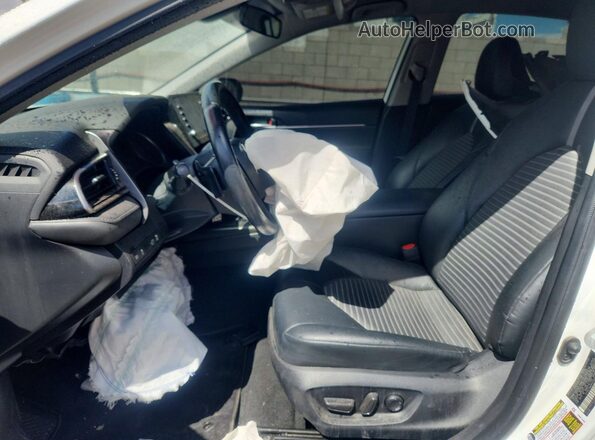 4T1G11AK9PU763554 2023 TOYOTA CAMRY White Սալոնի դիմացի տեսք