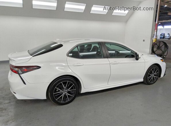 4T1G11AKXMU427293 2021 TOYOTA CAMRY Белый Задняя правая четверть