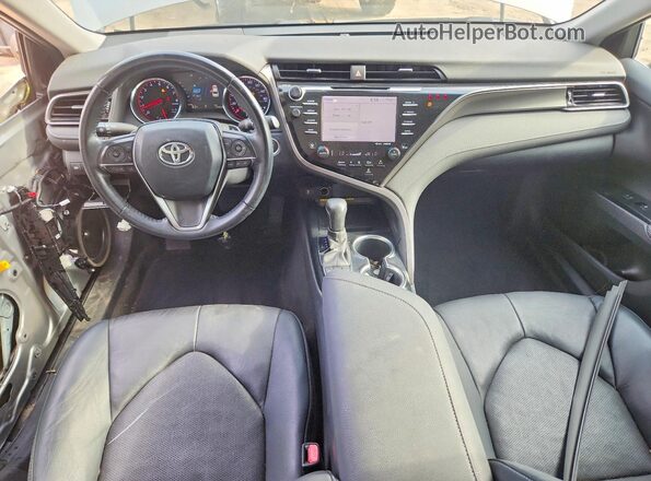 4T1K61AK4LU312702 2020 TOYOTA CAMRY Silver წინა პანელის ხედი