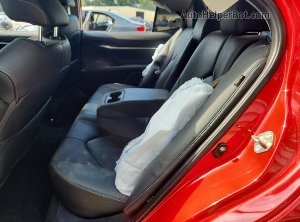 4T1K61AK6LU304441 2020 TOYOTA CAMRY Red Rear seats view