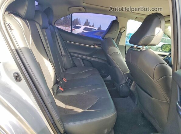 4T1K61AKXMU426897 2021 TOYOTA CAMRY Silver უკანა სალონის ხედი