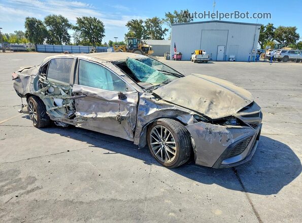 4T1T11AKXMU441418 2021 TOYOTA CAMRY Gray Przód prawy