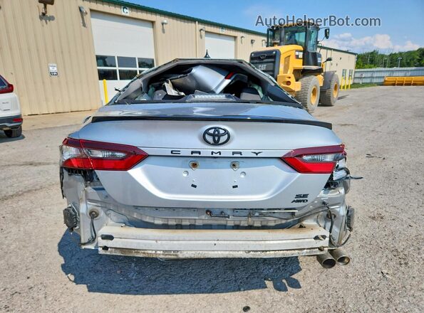 4T1T11BK4MU042843 2021 TOYOTA CAMRY Silver Вид ззаду