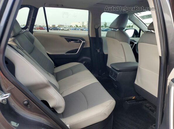 4T3D6RFV6MU043671 2021 TOYOTA RAV4 Gray უკანა სალონის ხედი