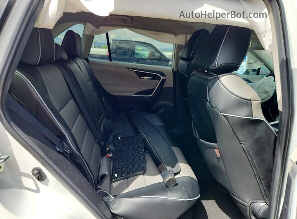 4T3RWRFV0MU042103 2021 TOYOTA RAV4 White Vista interior trasera