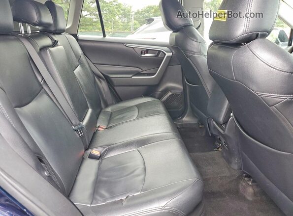 4T3RWRFV5PU084903 2023 TOYOTA RAV4 Red Widok tylnych siedzeń