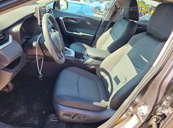 4T3RWRFV5SU198652 2025 TOYOTA RAV4 Серый Вид салона спереди