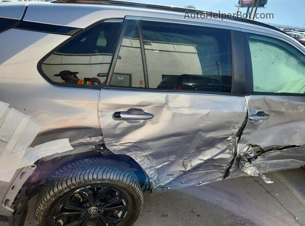 4T3T6RFV9NU082168 2022 TOYOTA RAV4 Silver Вид задніх сидінь