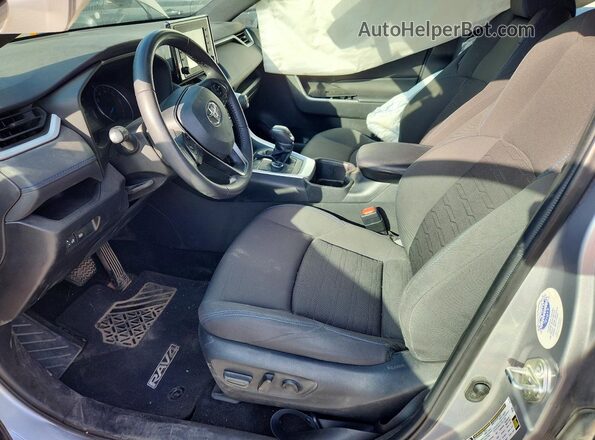 4T3T6RFV9NU082168 2022 TOYOTA RAV4 Silver Вид салону спереду