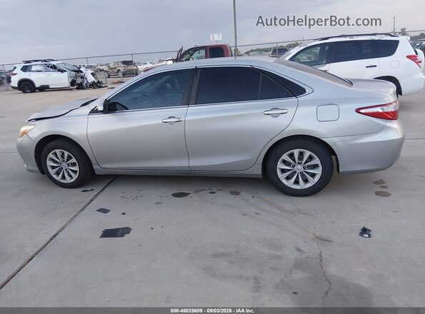 4T4BF1FK2GR544784 2016 TOYOTA CAMRY Silver Vista interior de 360 grados