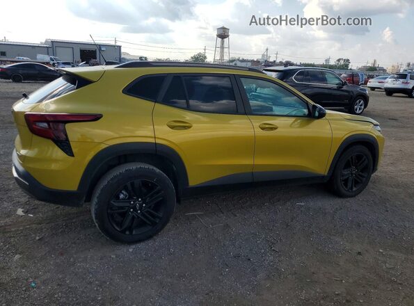 KL77LKE26RC004476 2024 CHEVROLET TRAX Желтый Передняя правая четверть