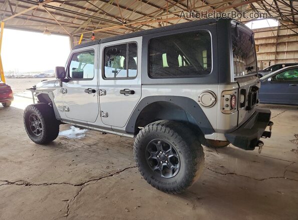 1C4HJXDG7JW108629 2018 JEEP WRANGLER Silver Tył prawy