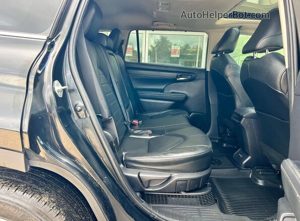 5TDGBRCH4MS034038 2021 TOYOTA HIGHLANDER Black Widok z tyłu