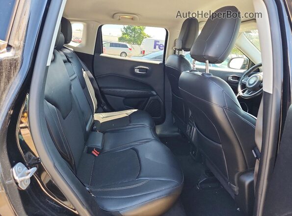 3C4NJCBB4JT124943 2018 JEEP COMPASS Black ძრავის განყოფილების ხედი