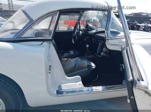 J58S108846 1970 CHEVROLET CORVETTE Белый Вид салона спереди