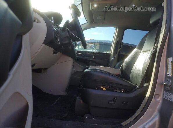 2C4RC1BG7GR157376 2016 CHRYSLER TOWN Silver Вид панелі приладів