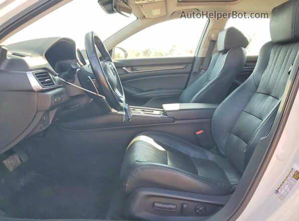 1HGCV1F98JA163387 2018 HONDA ACCORD Белый Вид панели приборов