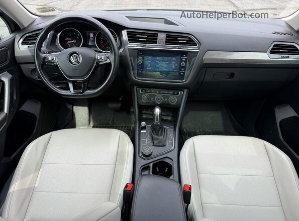3VV2B7AX8KM016908 2019 VOLKSWAGEN TIGUAN Gray Rear seats view