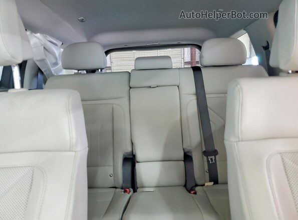 5NMP24GLXTH154185 2026 HYUNDAI SANTA Blue Widok wnętrza z tyłu