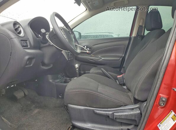 3N1CN7AP1KL879486 2019 NISSAN VERSA Red Вид панелі приладів