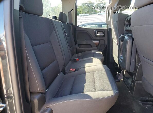 1GTV2MEC1JZ152764 2018 GMC SIERRA Серый Вид задней части салона