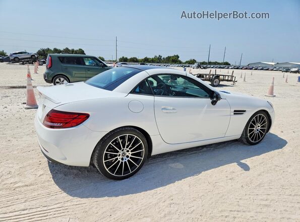 WDDPK3JA5KF157157 2019 MERCEDES-BENZ SLC White Передня права чверть