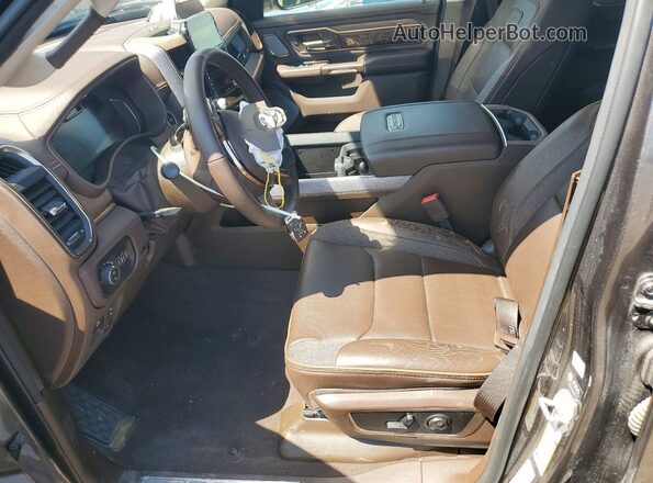 1C6SRFHPXTN236950 2026 RAM 1500 Угольный Вид панели приборов