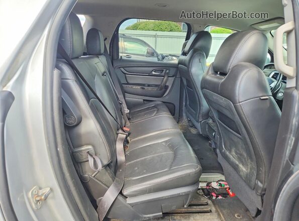 1GKKVSKD8HJ154164 2017 GMC ACADIA Silver Vista del compartimento del motor