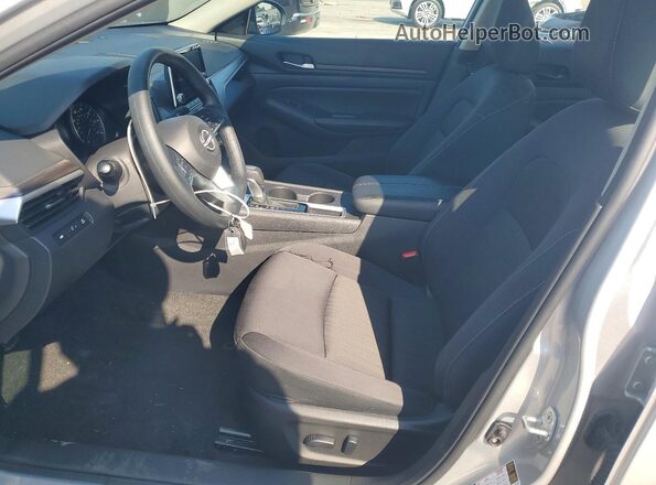 1N4BL4DV6SN403683 2025 NISSAN ALTIMA Silver Widok deski rozdzielczej