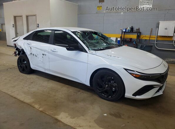 KMHLM4DG3TU258814 2026 HYUNDAI ELANTRA White წინა ხედი