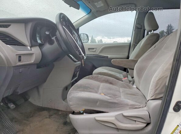 5TDZK3DC1GS748352 2016 TOYOTA SIENNA White Dashboard view