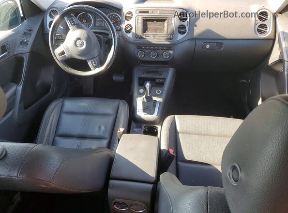 WVGBV7AX0GW601152 2016 VOLKSWAGEN TIGUAN Blue ხელსაწყოთა პანელის ხედი