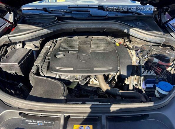 4JGDA5HB8JB044198 2018 MERCEDES-BENZ GLE Blue Widok deski rozdzielczej