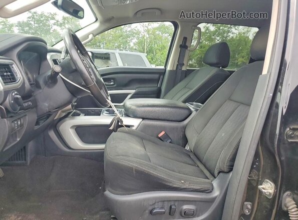 1N6AA1E5XJN546768 2018 NISSAN TITAN Black Dashboard view