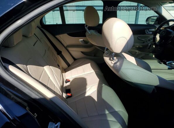 55SWF4JB1GU104099 2016 MERCEDES-BENZ C Black Widok tylnych siedzeń