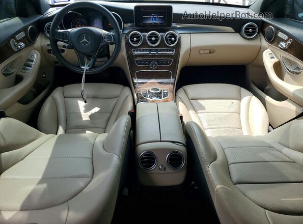 55SWF4JB2JU242130 2018 MERCEDES-BENZ C Gray Vista del salpicadero