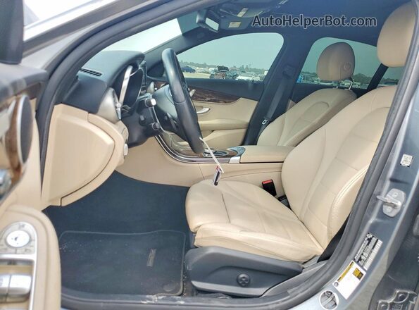 55SWF4JB2JU242130 2018 MERCEDES-BENZ C Gray Vista interior delantera