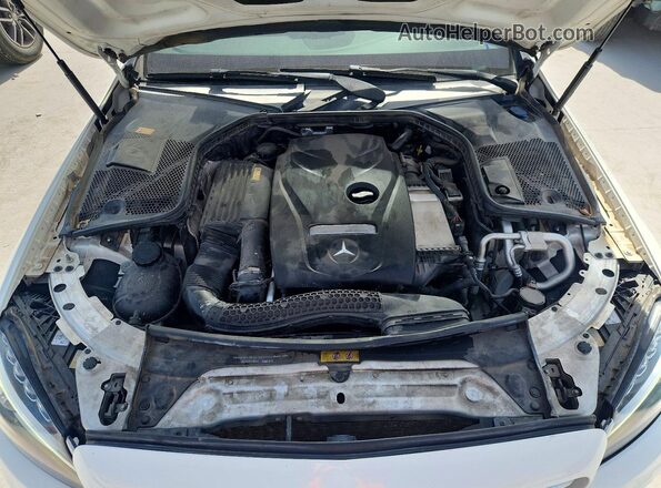 55SWF4JB6GU132397 2016 MERCEDES-BENZ C White Вид задньої частини салону